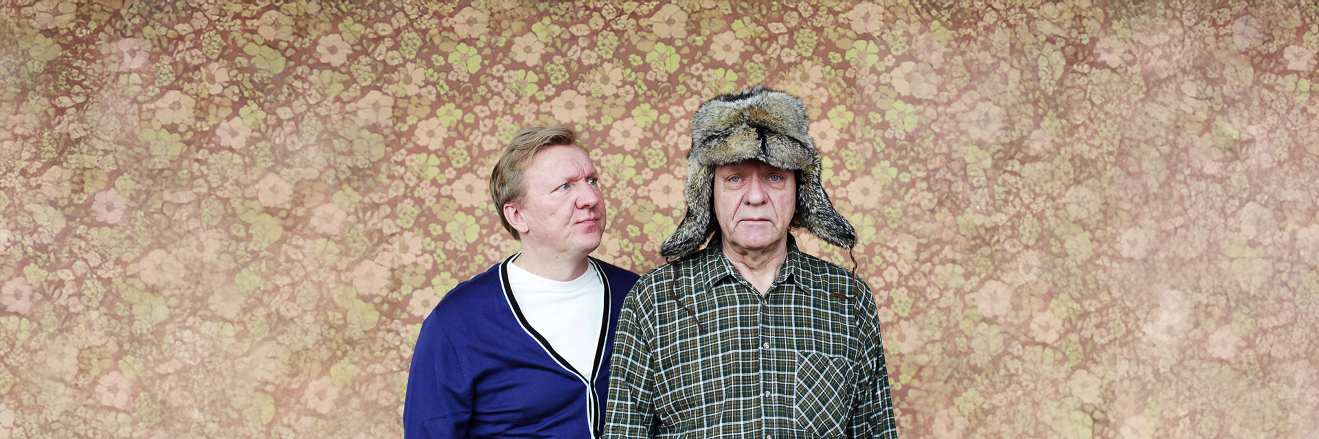 Poika katsoo mielensäpahoittajaa tiukka ilme kasvoillaan.